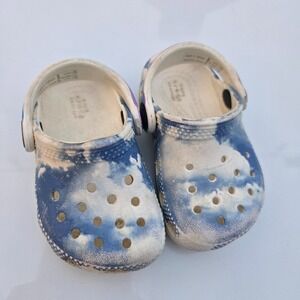 Crocs‎ Kids Classic Out of this World II Clog Clouds Rainbow Size 4
